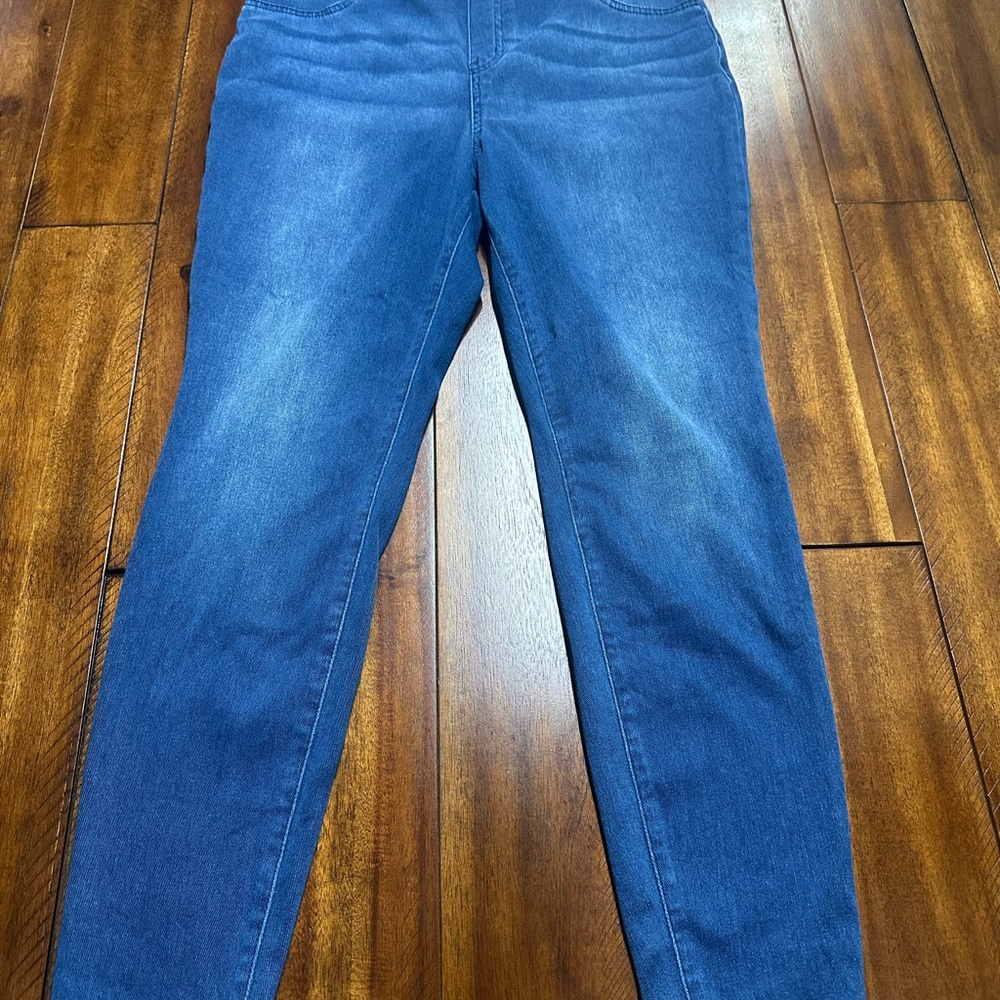 Time and Tru High Rise Blue Jeans